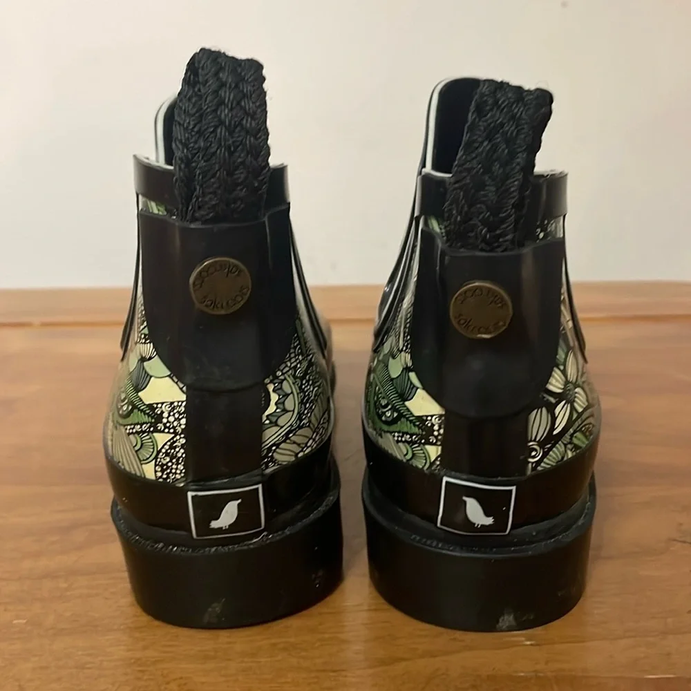 SAKROOTS Rhyme Ankle Rain Boots Size 7